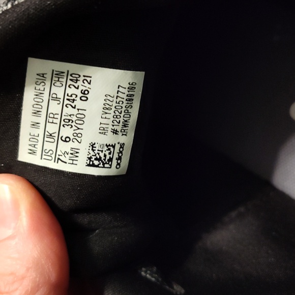 Adidas size 7.5 women's. - Picture 6 of 8